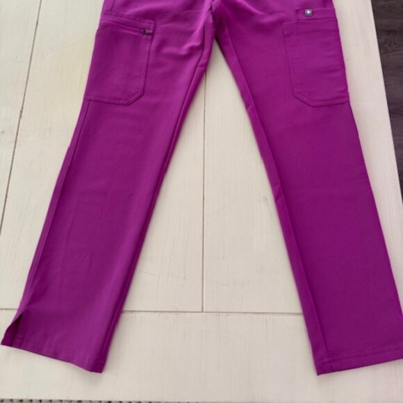 Figs Set Bright Fuchsia  Catarina One-Pocket Top, Yola High Waisted Skinny XXSP - Picture 3 of 4